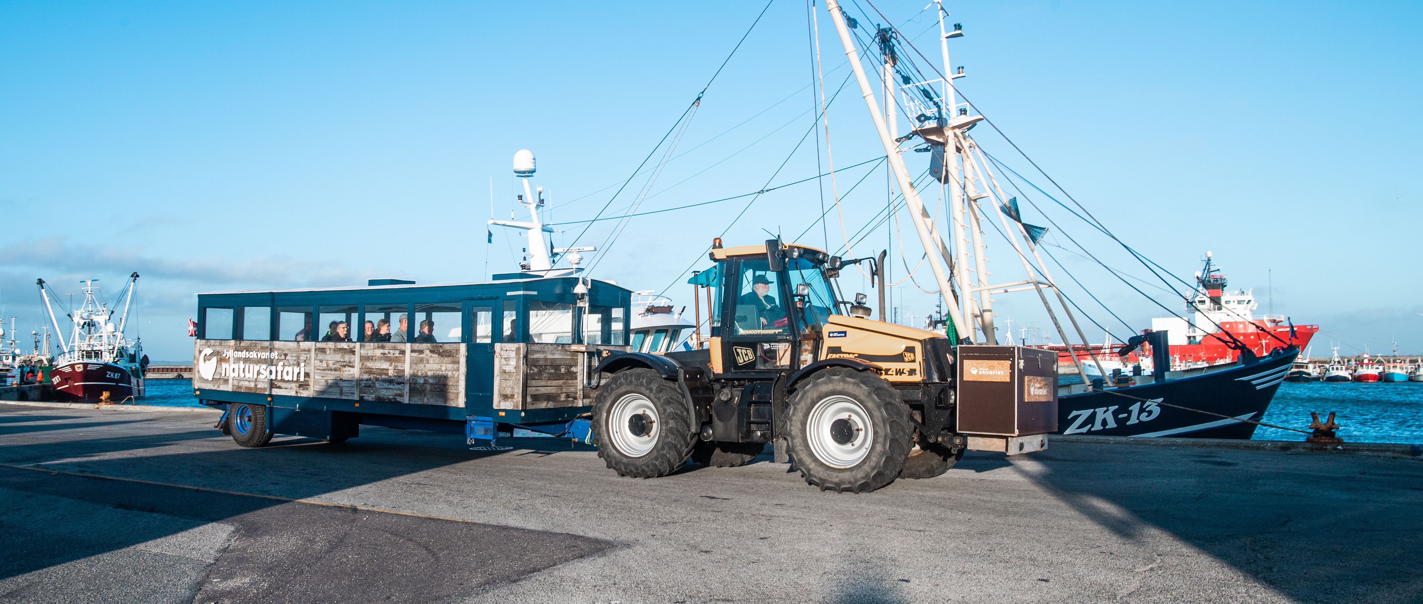 Havnerundfart med traktorbus 