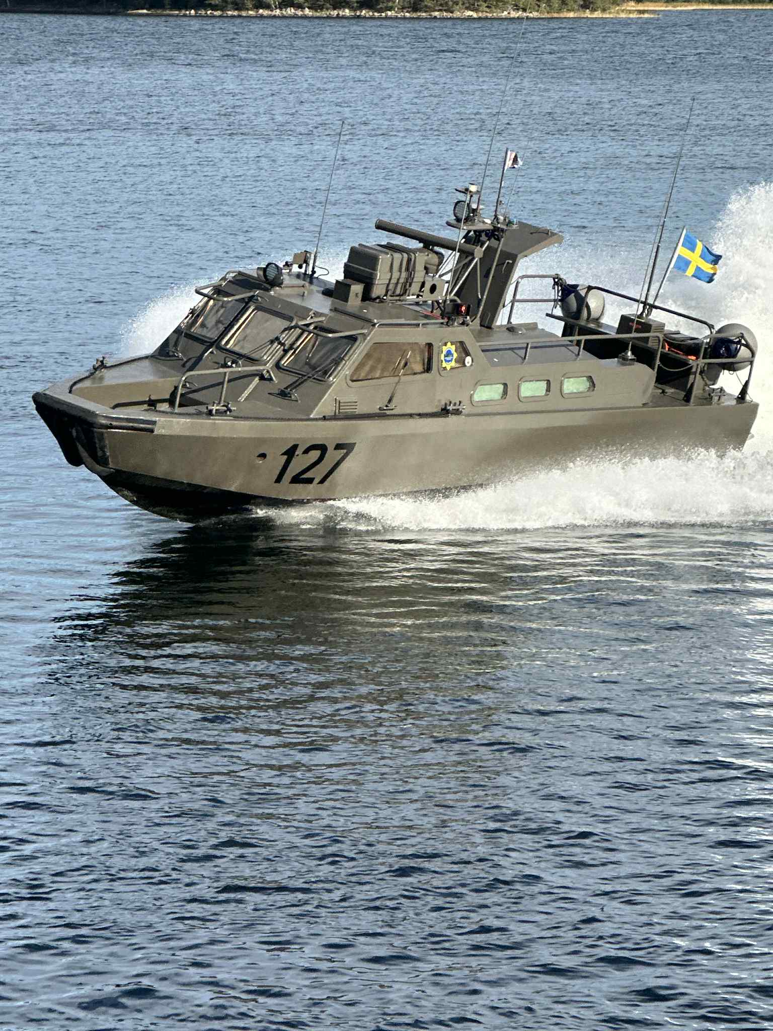 Stridsbåt till Siaröfortet inklusive fika och guidning i berget ...